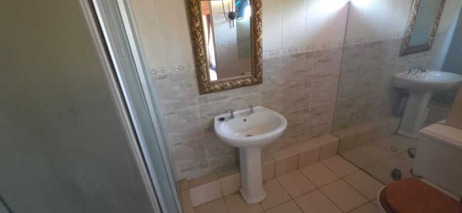 6 Bedroom Property for Sale in Wilkeville North West